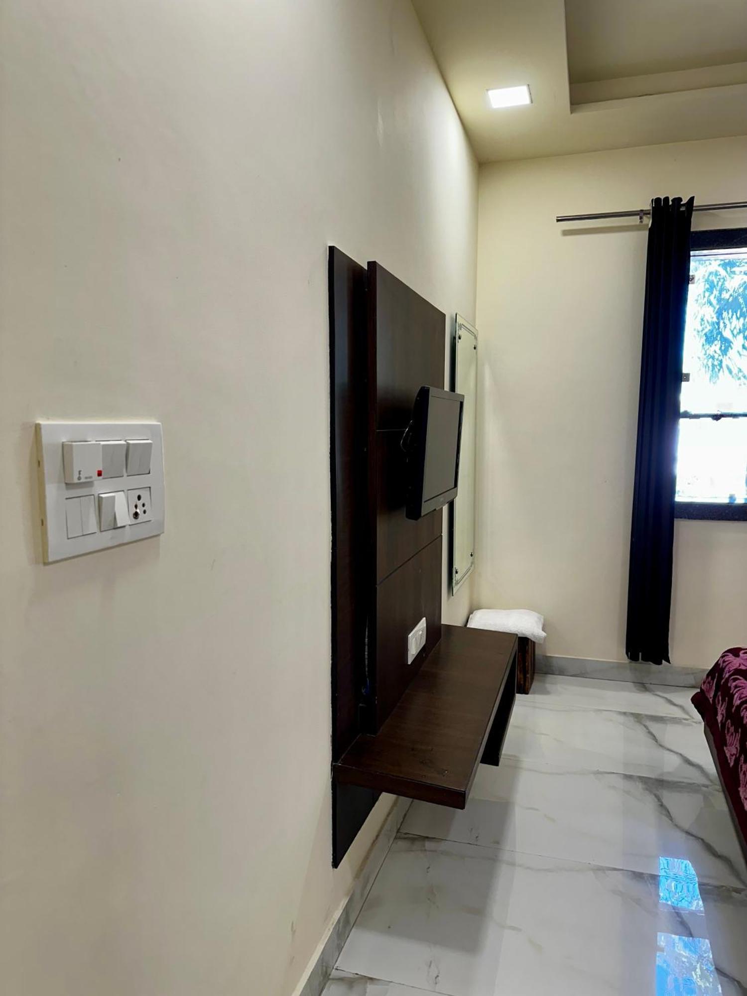 Taj Castle A Boutique Homestay Агра Экстерьер фото
